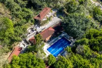 Luchuan Puyin Hot Spring Wellness Hotel