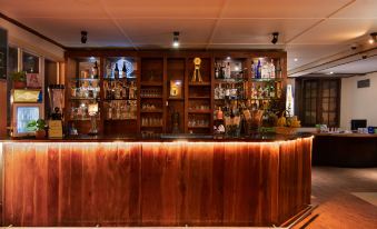 Oak Ray Colombo City Hotel