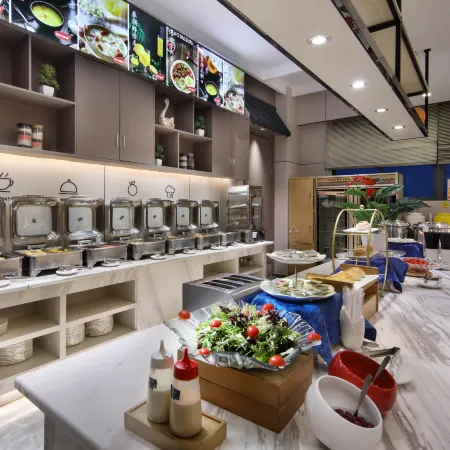 Ease Hotel · Zhi (Yichang Three Gorges Visitor Center Binjiang Wanda)
