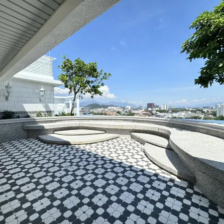 The Stallionz Signature Suites by IWH Suites
