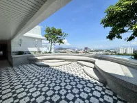 The Stallionz Signature Suites by IWH Suites - gimnasio