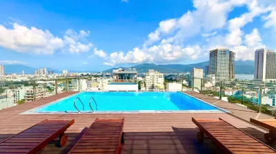 Royal Beach Hotel by Thg Hotel in zona Spiaggia My Khe