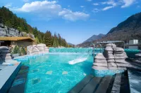 New Territories Four Seasons Healing Hot Spring Hotel - 4-Star