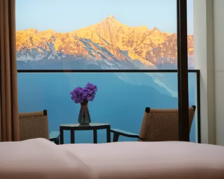Laden Sino Intelligent Diffused Oxygen Supply Homestay (Feilai Temple Scenic Area) Hotels in Deqin