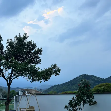 Sanshi Wangchuan Homestay