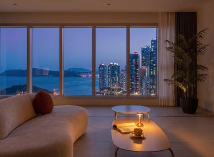 Le Collective Haeundae Paragraf