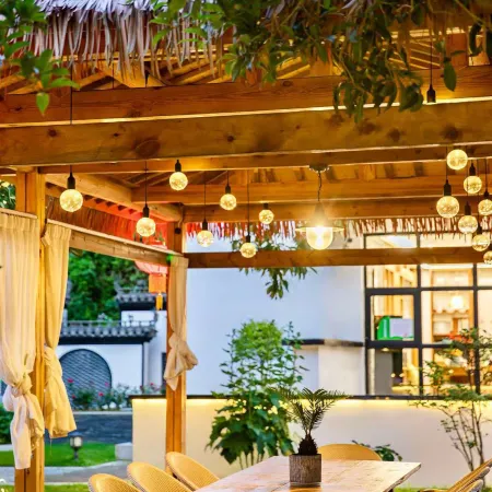Xilu Homestay (Yuxian Weinan Sichuan-Tibet Line Branch)
