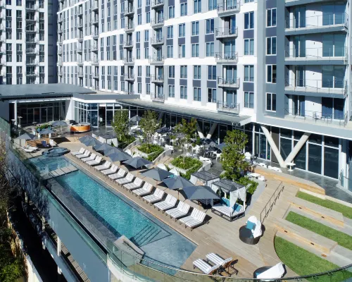 The Capital on the Park Hotels near Radiopark Studios