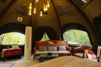 Shennv Valley Camping Hotel - parkir