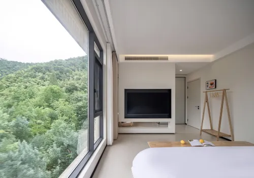 Living by the Mountain · Swimming Pool Family Vacation Boutique Stay - 2-Star