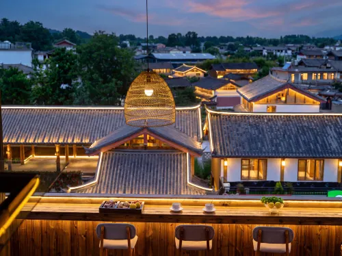 Suye Snow Mountain Panoramic Smart Resort (Baisha Ancient Town) - balcony