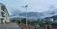 Listening to the Mountains and Seeing the River Homestay - con vista montagne
