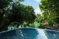 Lark Valley Vacation Villa - Pools