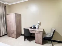 Cactus Hotel - Parking