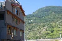 Songpan · Chuanxi Yunxu | Serene · Local · Lodge Tea & Coffee Homestay (Songpan Station) - 주차장