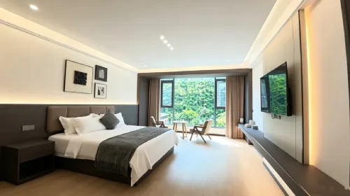 Wolong Valley Xiangjian Homestay - 주차장