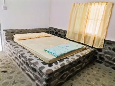 Hotel O Flinstone Lodge
