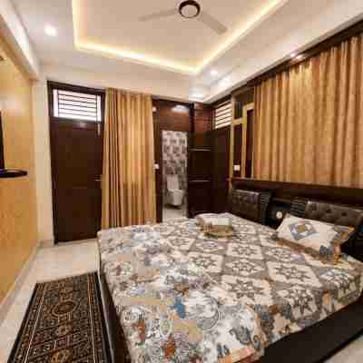 3 bhk Apparment walking distance ganga ji Rooms