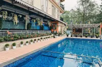 Clarion Hotel de Renees Gangtok ( 5km from MG Marg) - 5 tähden