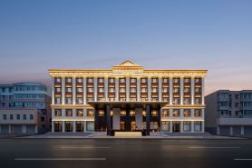 Baicheng Station Atour Hotel