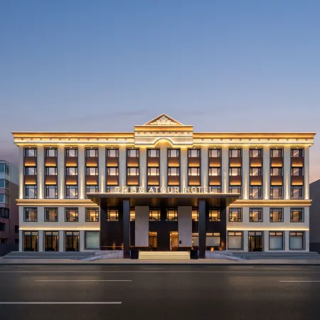 Baicheng Station Atour Hotel