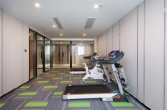 Qingmu Platinum Hotel (Fuyang Yaoban Suning Plaza)