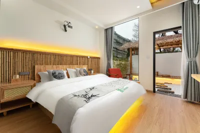 Qujingjian Garden Hotel