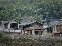 Huidu Yishe · Panxi Homestay (Meiling Shenlongtan) - vue sur la montagne