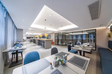 Homeinn Selected Hotel (Baise Longlin Yingbin Road Bus Terminal) Отели в г. Лунлинь