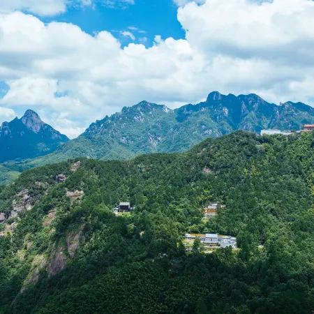 Jiuhuashan Guanshanyunju Homestay (Baisui Palace Branch)