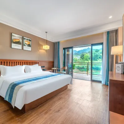 Holiday Inn Mufeng Hotels near Chongqing Hei Mountain