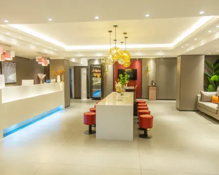 Luohe Lujia Hotel Hoteles en Nehe