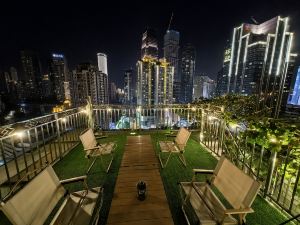 Chongqing Rooftop Terrace Youth B&B (Jiefangbei Shibati Branch)