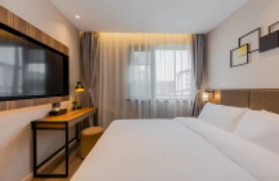 ホームイン プラスホテル（杭州西湖湖畔斷橋景勝地保俶路）