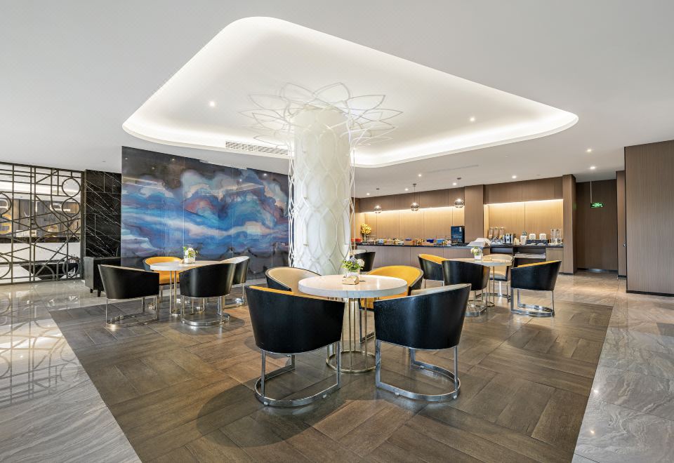 1. 피쳐드 오렌지 ..