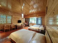 Lugu Lake Hualou Hotel