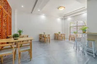 華都·Field雲舒商務飯店 - 停車場