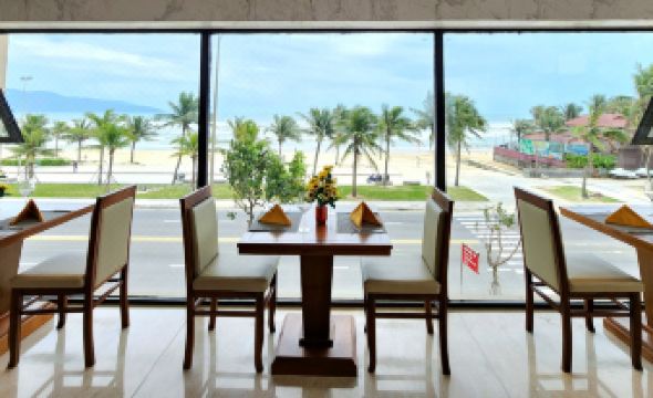 Yarra Ocean Suites Danang