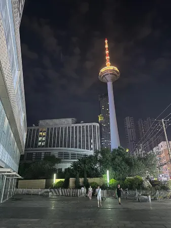 moon hotel Отели рядом с достопримечательностью «Liaoning Broadcast and Television Tower»