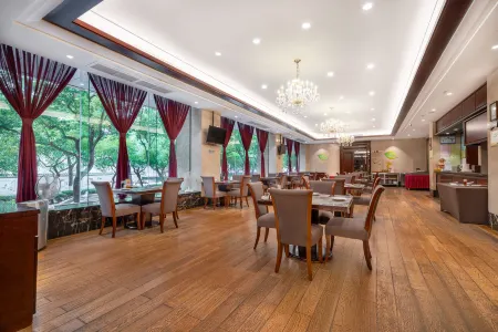 RUIFENG HOTEL Отели рядом с достопримечательностью «CPC Rui'an Committee Party School»