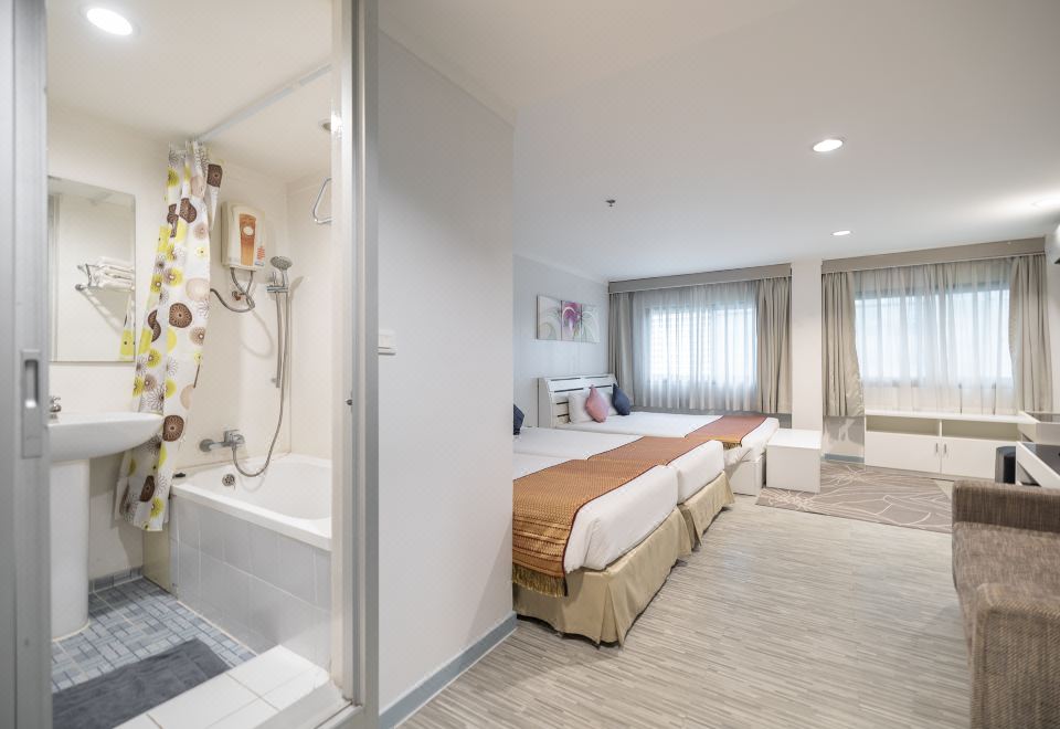 Pratunam City Inn Hotel Over view