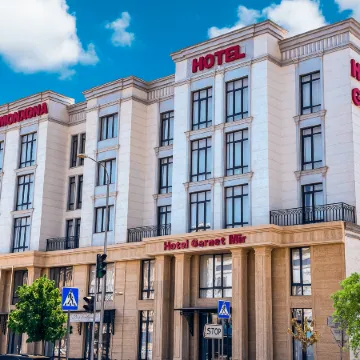 Garnet Mir Hotel