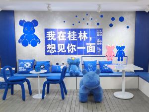 Dongfang·Xixiang Youth Hostel (Klein Blue Theme)