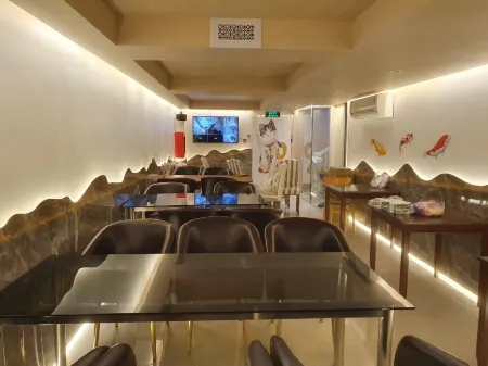 Saigon by Night Luxury Hotel