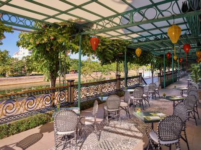 庭 ホテル ロイヤル ホイアン Mギャラリーの写真