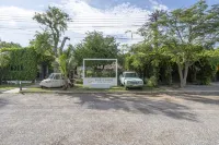 Phrip Phri Luxury Pool Villas - Parkplatz