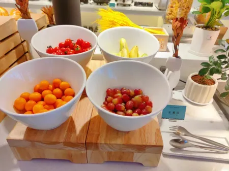 Xana Lite Hotel (Neijiang Zizhong Shanghehui) Отели в г. Цзычжон