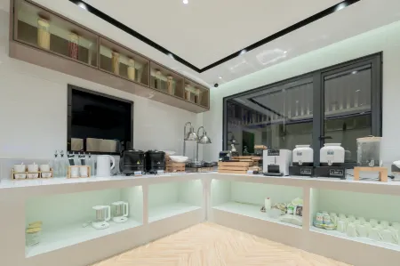 Echarm Hotel (Huanggang Macheng Wenhua Xiaozhen Guangchang) Отели в г. Мачэн