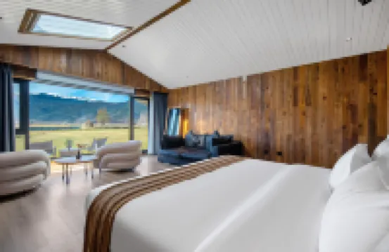 Shangri-La Skyland Tent Manor Hotels in Shangri-La