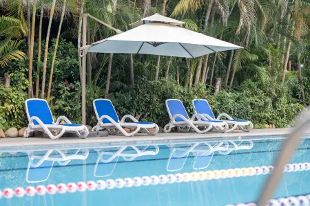 Linyu Huaxi Hot Spring Holiday Hotel Отели в г. Пинхэ